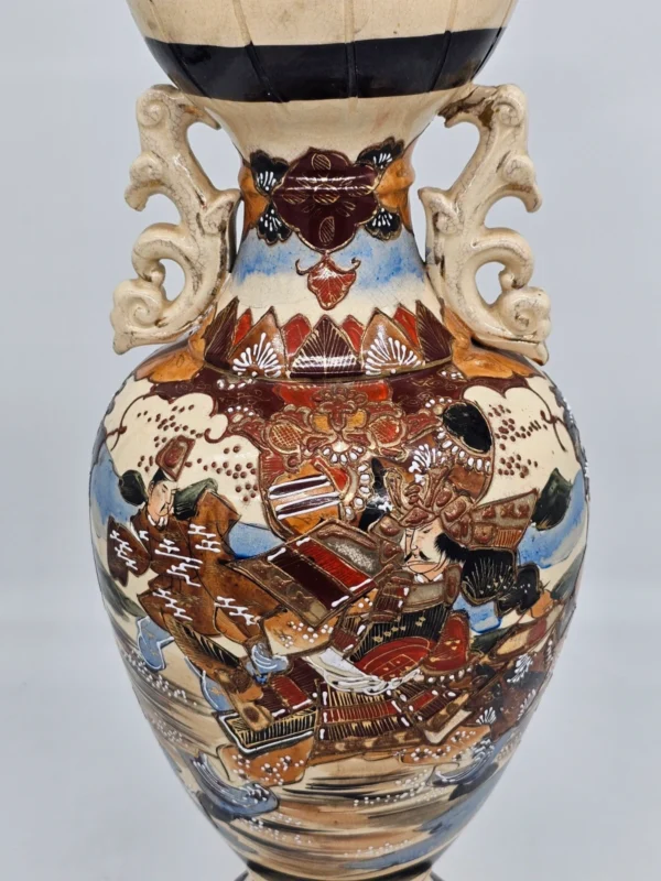 Duży Chiński wazon ceramiczny – ręcznie malowany, reliefowy, unikatowy