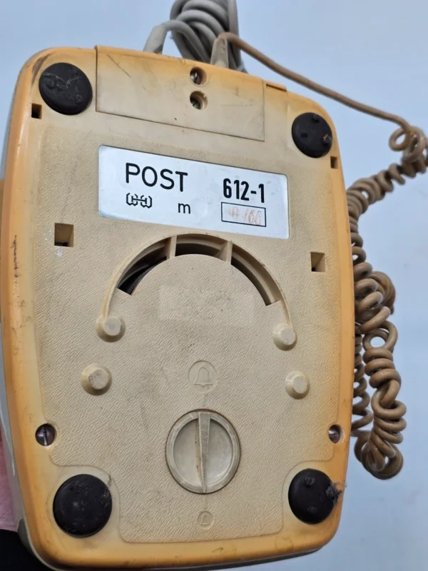 Telefon stacjonarny POST 612-1 – Retro model z tarczą obrotową