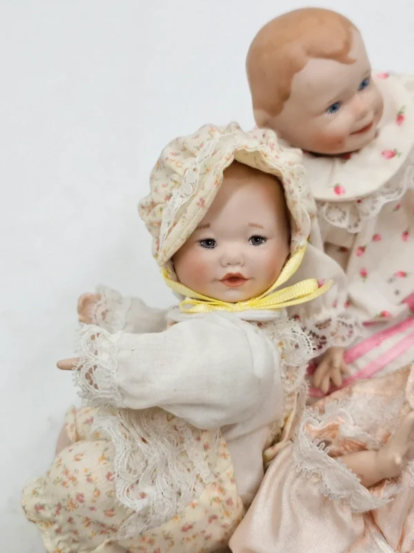 Zestaw porcelanowych lalek kolekcjonerskich Yolanda Dolls – unikatowe rękodzieło