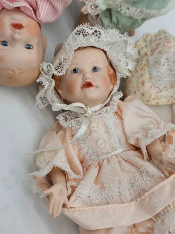 Zestaw porcelanowych lalek kolekcjonerskich Yolanda Dolls – unikatowe rękodzieło