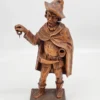Rzeźba Strażnika Nocnego – odlew na drewnianej podstawie, 40 cm