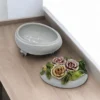Porcelanowa szkatułka z kwiatami – dekoracyjna