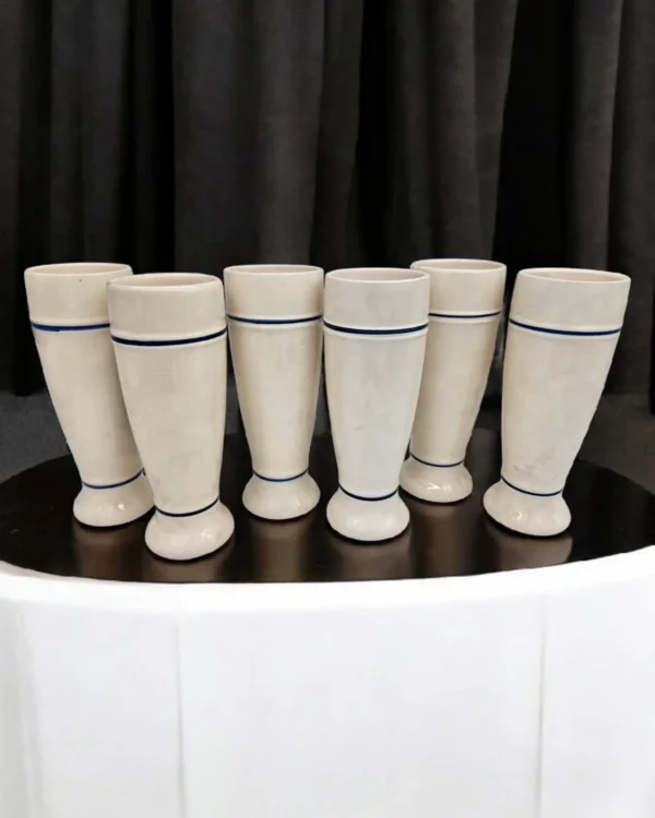 Zestaw 7 kolekcjonerskich kufli ceramicznych Regensburger Freundschaftsbecher – 0,5 L