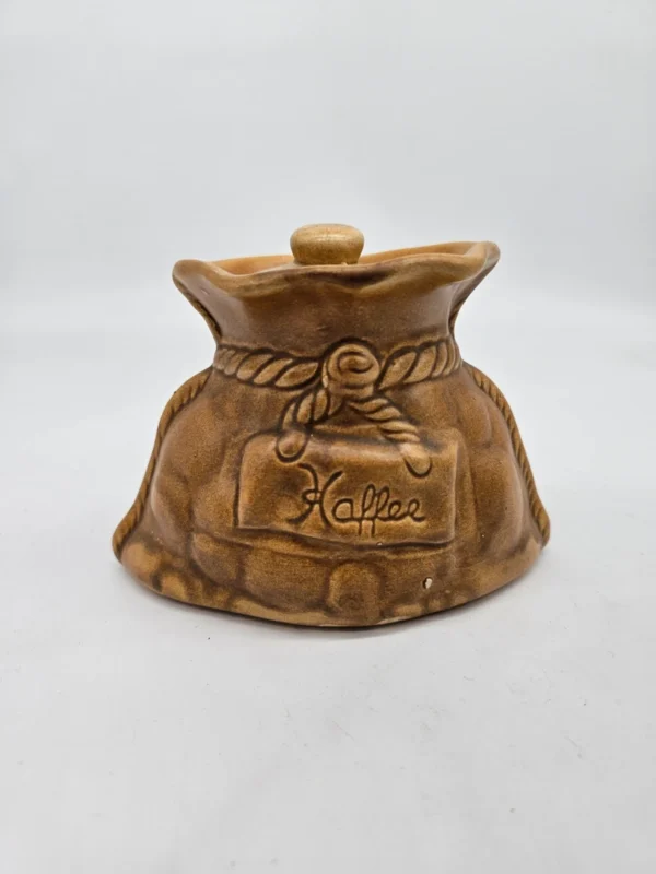 Ceramiczny pojemnik na kawę w kształcie worka – 16x12 cm, sygnowany