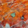 Popielniczka z naturalnego kamienia – marmur pomarańczowy z inkluzjami