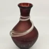 Artystyczny wazon szklany z dekoracyjną spiralą – unikatowy design