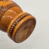 Ręcznie zdobiony drewniany wazon