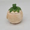 Ceramiczny pojemnik ręcznie robiony – uroczy warzywniak z uśmiechem, 12 cm