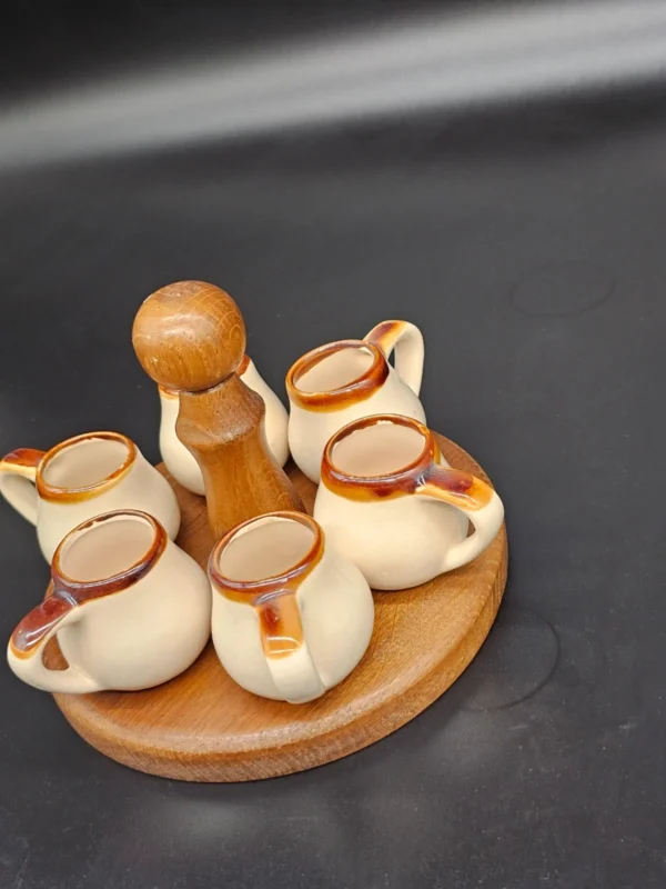 Rustykalny zestaw: 6 ceramicznych kieliszków z podstawką – handmade, ok. 50 ml