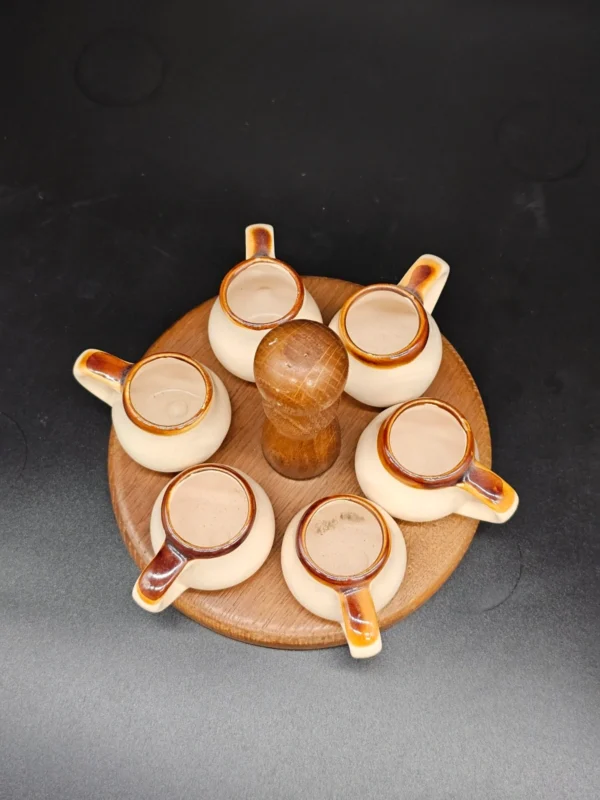 Rustykalny zestaw: 6 ceramicznych kieliszków z podstawką – handmade, ok. 50 ml