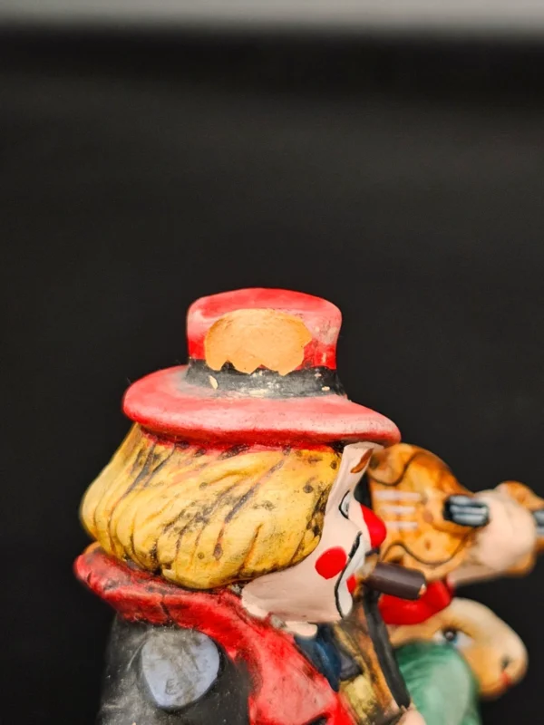 Skarbonka ceramiczna – grający klaun z psem, na beczce – wys. 17 cm