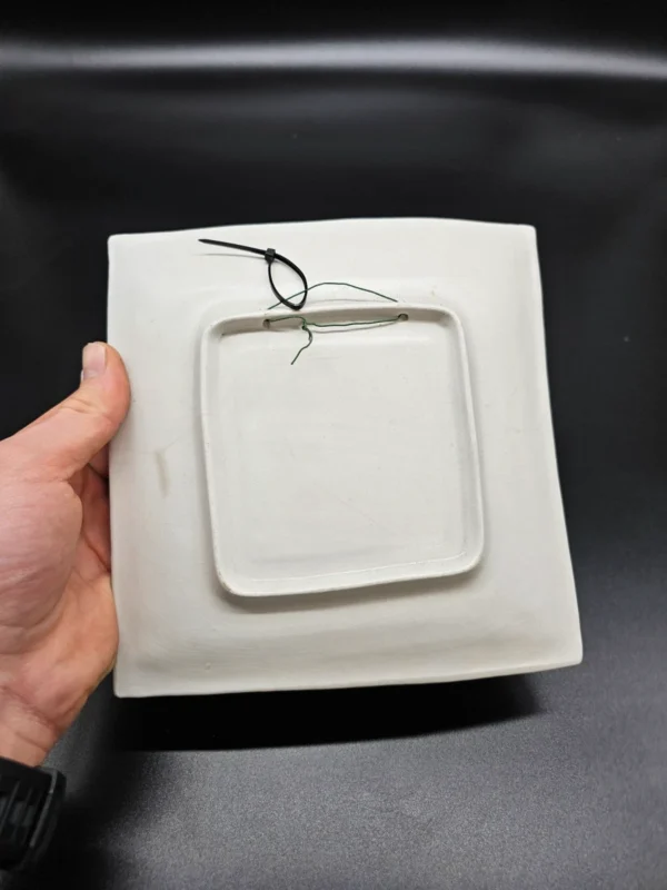Dekoracyjna płytka ceramiczna z malowanym wiatrakiem