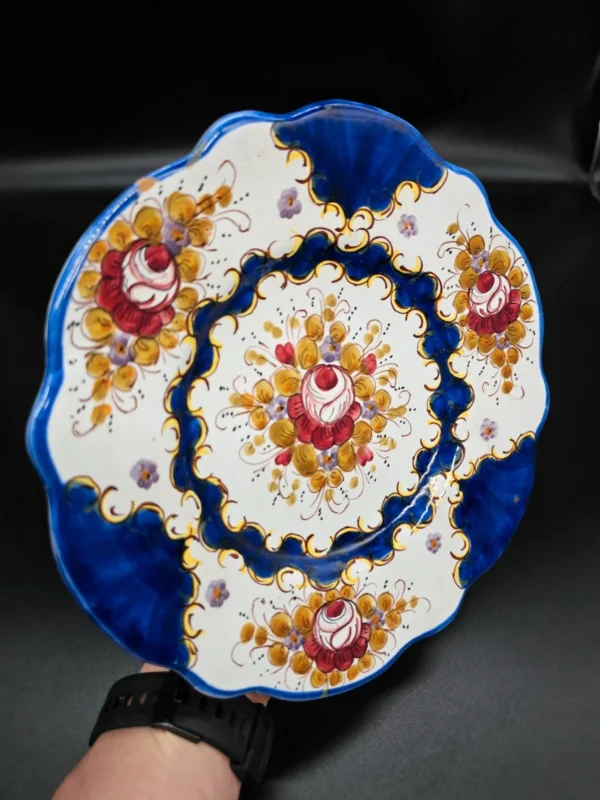 Ręcznie malowany ceramiczny talerz ścienny – 26 cm