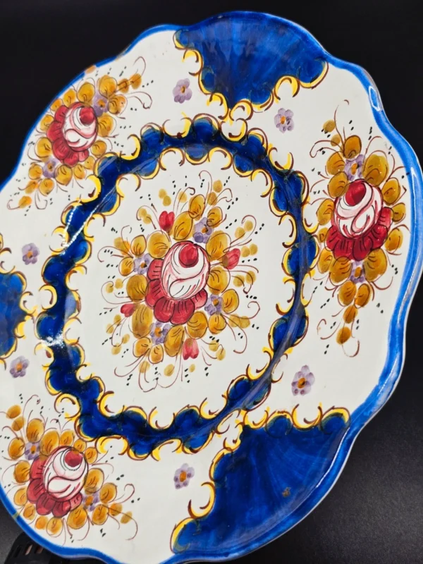 Ręcznie malowany ceramiczny talerz ścienny – 26 cm