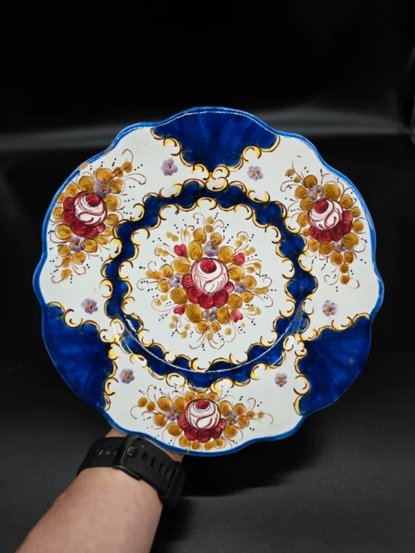 Ręcznie malowany ceramiczny talerz ścienny – 26 cm