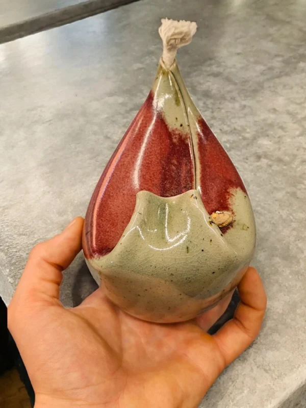 Ceramiczna lampa naftowa, sygnowana, rękodzieło artystyczne, 15×16 cm