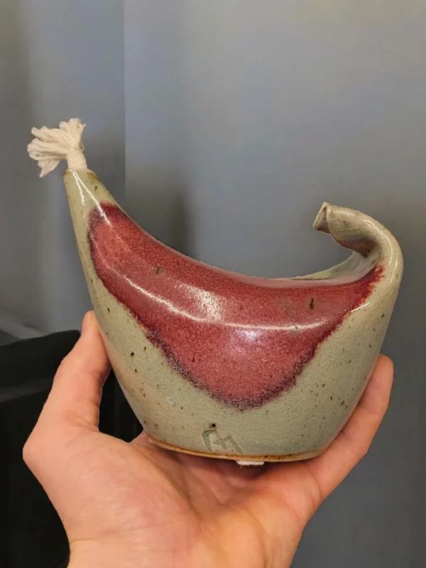 Ceramiczna lampa naftowa, sygnowana, rękodzieło artystyczne, 15×16 cm