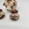 Ceramiczny zestaw „Schweineset”  świnka na tatar z solniczką i pieprzniczką – ręcznie malowany