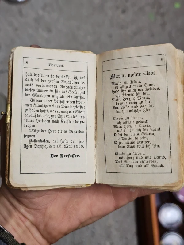 Antyczna książeczka do nabożeństwa z 1868 r. oprawa z wizerunkiem Jezusa, zapięcie mosiężne