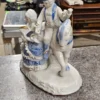 Porcelanowa figurka – dama i kawaler na koniu