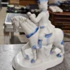 Porcelanowa figurka – dama i kawaler na koniu