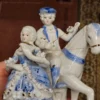 Porcelanowa figurka – dama i kawaler na koniu