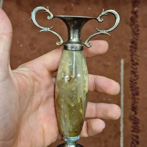 Mini wazon dekoracyjny – kamień i metal