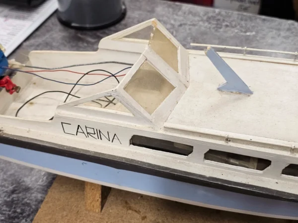 Zestaw RC, 2 łodzie modelarskie Carina & Marina + elektronika, piloty, części