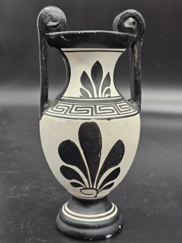 Grecka waza dekoracyjna – styl czarnofigurowy, 21 cm, ręcznie malowana