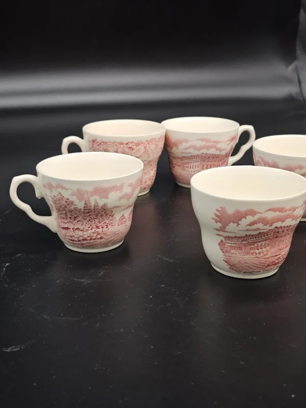 Zestaw filiżanek i kubek „Hampton Court Palace” English Ironstone China