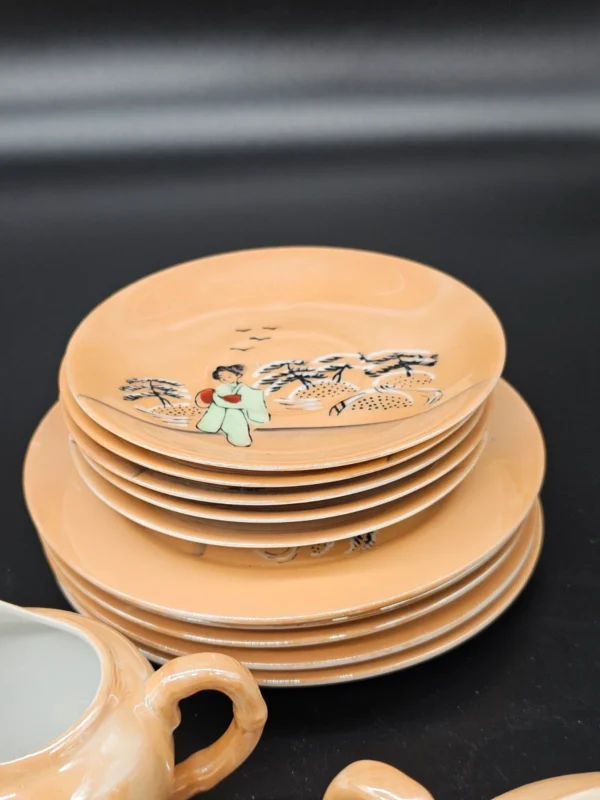 Komplet japońskiej porcelany – 21-elementowy zestaw herbaciano-kawowy z motywem gejszy, 6-osobowy