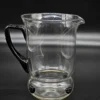Ręcznie wykonany dzban szklany z czarnym uchem i dekoracją – 2L, unikat hand made