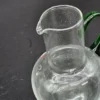 Szklany dzbanek z zielonym uchem, Made in Italy – ręcznie formowany, 19 cm