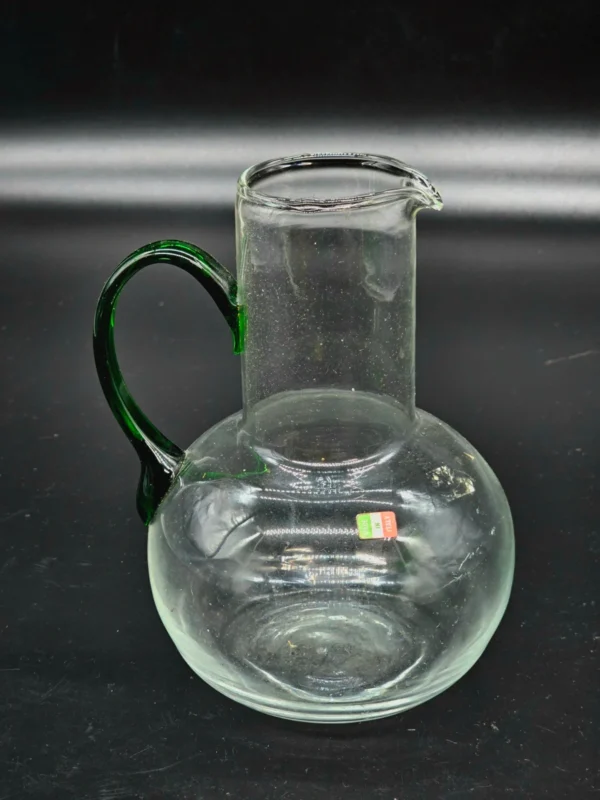 Szklany dzbanek z zielonym uchem, Made in Italy – ręcznie formowany, 19 cm