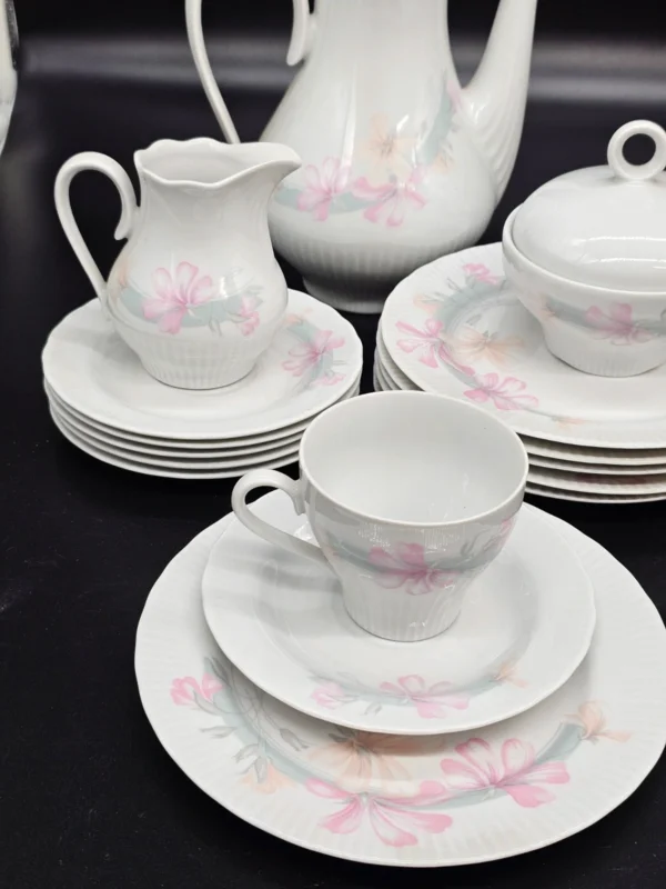 Porcelanowy serwis kawowy Jlmenau Graf von Henneberg – Nrd, lata 70/80. 6 osób