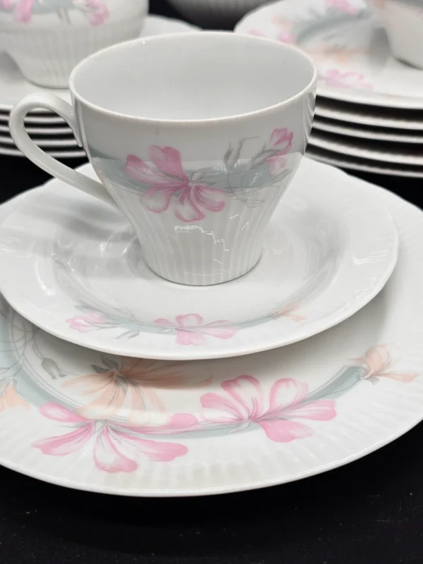 Porcelanowy serwis kawowy Jlmenau Graf von Henneberg – Nrd, lata 70/80. 6 osób