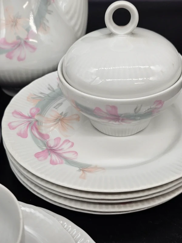 Porcelanowy serwis kawowy Jlmenau Graf von Henneberg – Nrd, lata 70/80. 6 osób