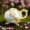 Japońska porcelana ręcznie malowana – czajniczek / imbryk na trzech złotych nóżkach, sygnowany