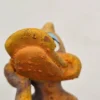 Figurka kaczki – ręcznie malowana, żywica, vintage