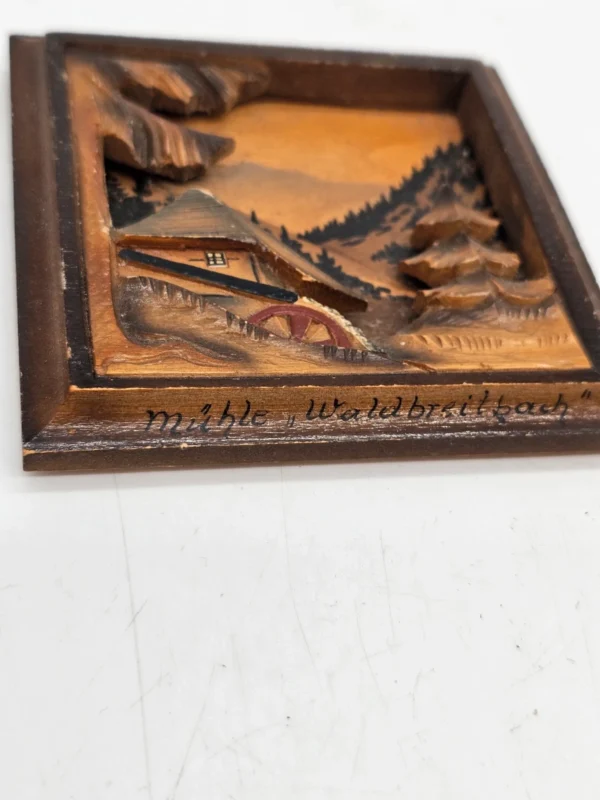 płaskorzeźba „Mühle Waldbreitbach” ręcznie rzeźbiona, 10×10 cm, Niemcy
