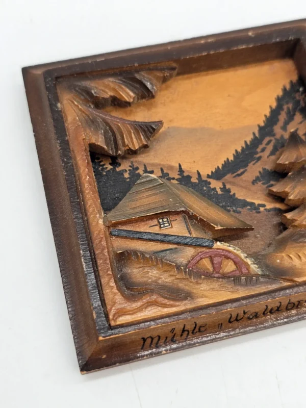 płaskorzeźba „Mühle Waldbreitbach” ręcznie rzeźbiona, 10×10 cm, Niemcy