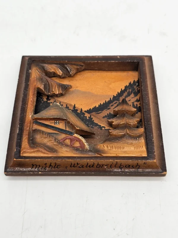 płaskorzeźba „Mühle Waldbreitbach” ręcznie rzeźbiona, 10×10 cm, Niemcy