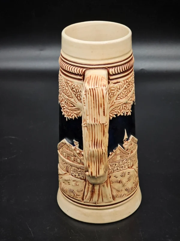 Kufel ceramiczny KING Germany – myśliwska scena reliefowa, 0,3 l