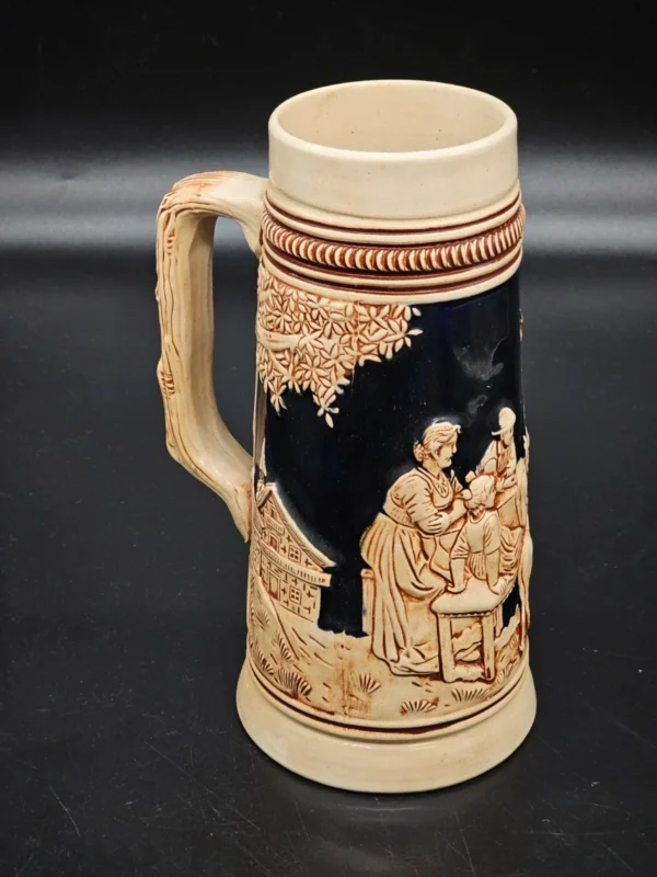 Kufel ceramiczny KING Germany – myśliwska scena reliefowa, 0,3 l