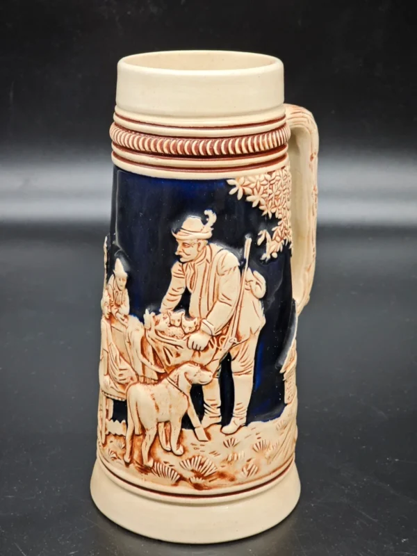 Kufel ceramiczny KING Germany – myśliwska scena reliefowa, 0,3 l