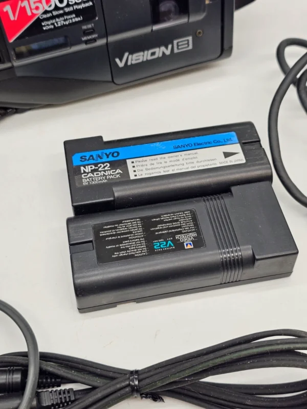 Kamera SANYO Vision 8 – Video8, AF Digital, zestaw z walizką i akcesoriami, nie testowana