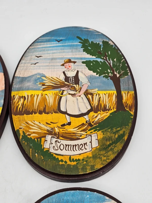 Zestaw 4 drewnianych tablic „Pory roku” ręcznie malowane, Niemcy, lata 70–80.