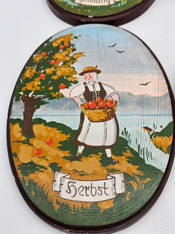 Zestaw 4 drewnianych tablic „Pory roku” ręcznie malowane, Niemcy, lata 70–80.