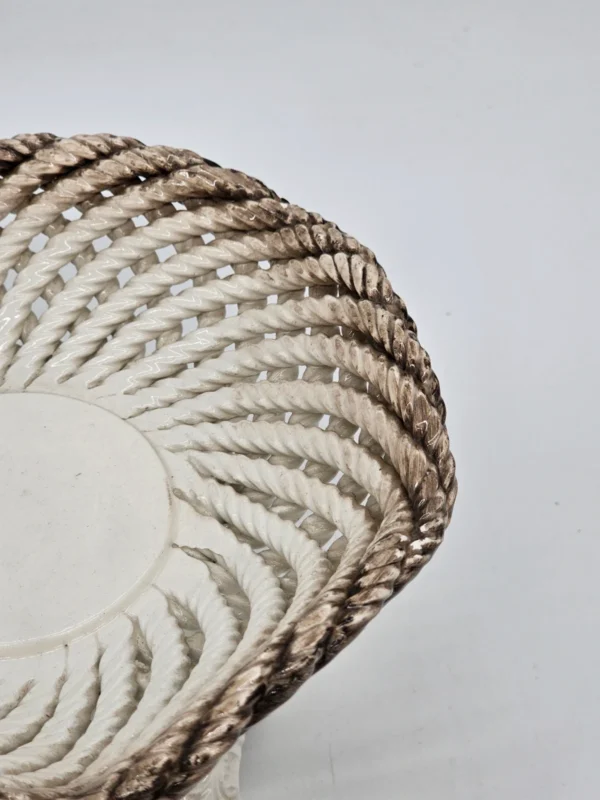 Włoska misa porcelanowa na nodze – ażurowa plecionka, Made in Italy, 18×10 cm