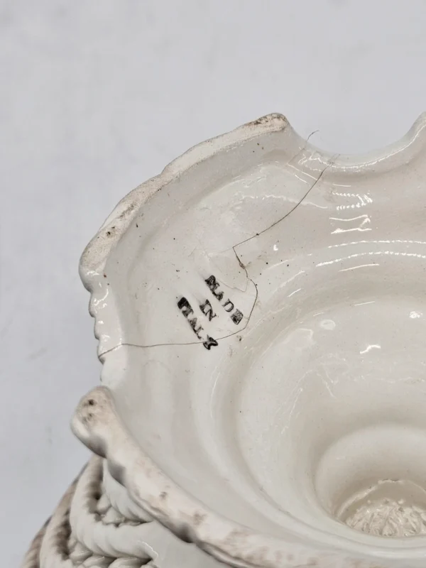 Włoska misa porcelanowa na nodze – ażurowa plecionka, Made in Italy, 18×10 cm
